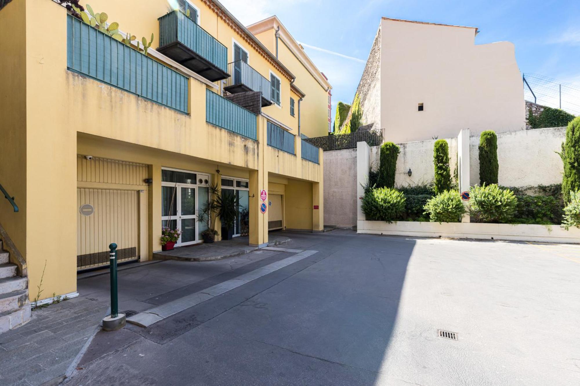 2 Bdrs & Parking In The Old Town ! Διαμέρισμα Νίκαια Εξωτερικό φωτογραφία