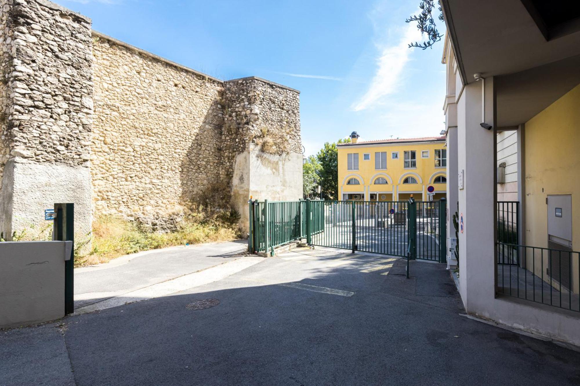 2 Bdrs & Parking In The Old Town ! Διαμέρισμα Νίκαια Εξωτερικό φωτογραφία