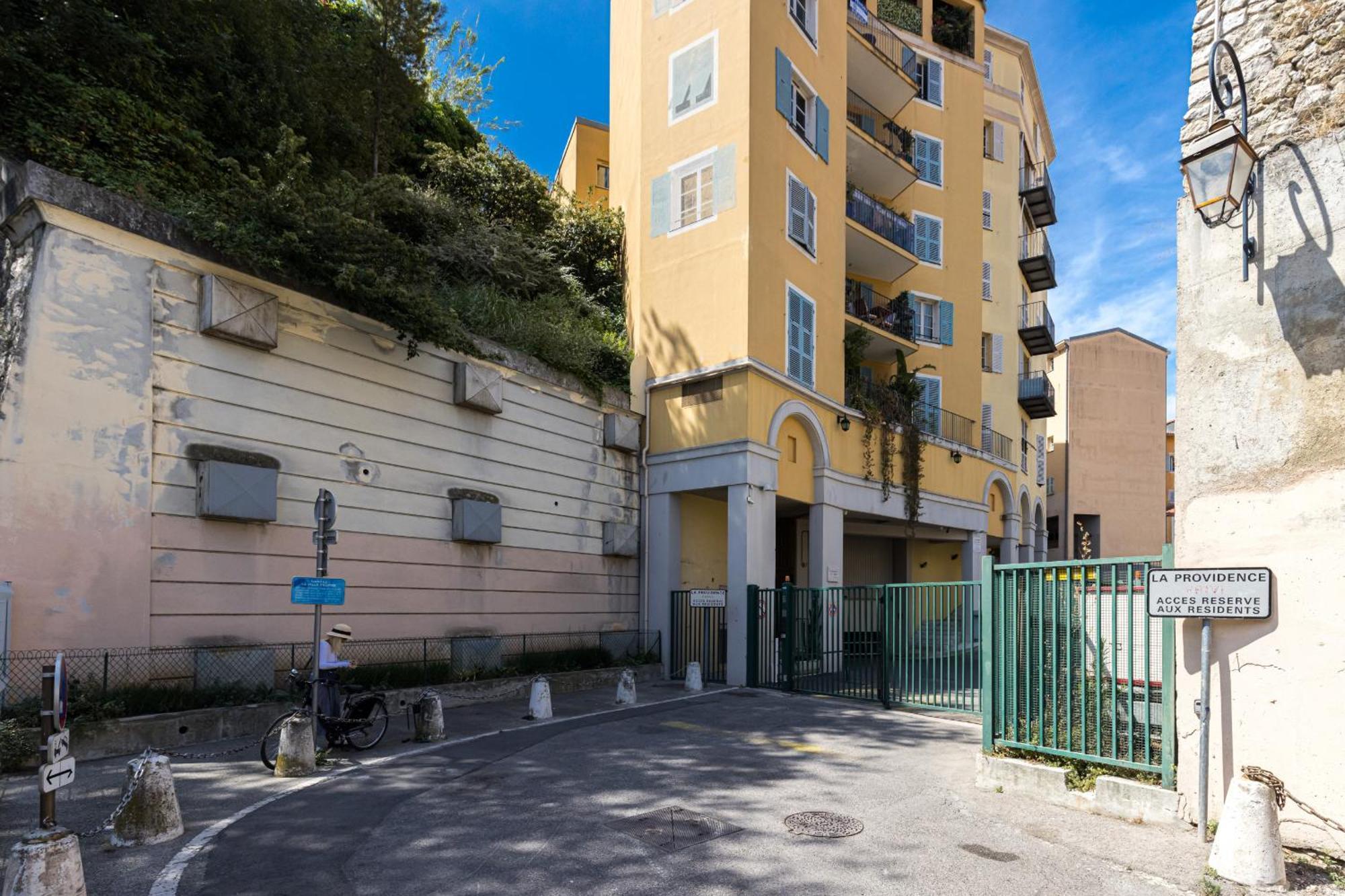 2 Bdrs & Parking In The Old Town ! Διαμέρισμα Νίκαια Εξωτερικό φωτογραφία